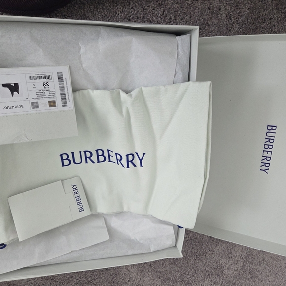 Authentic Burberry rain boots - Picture 6 of 6
